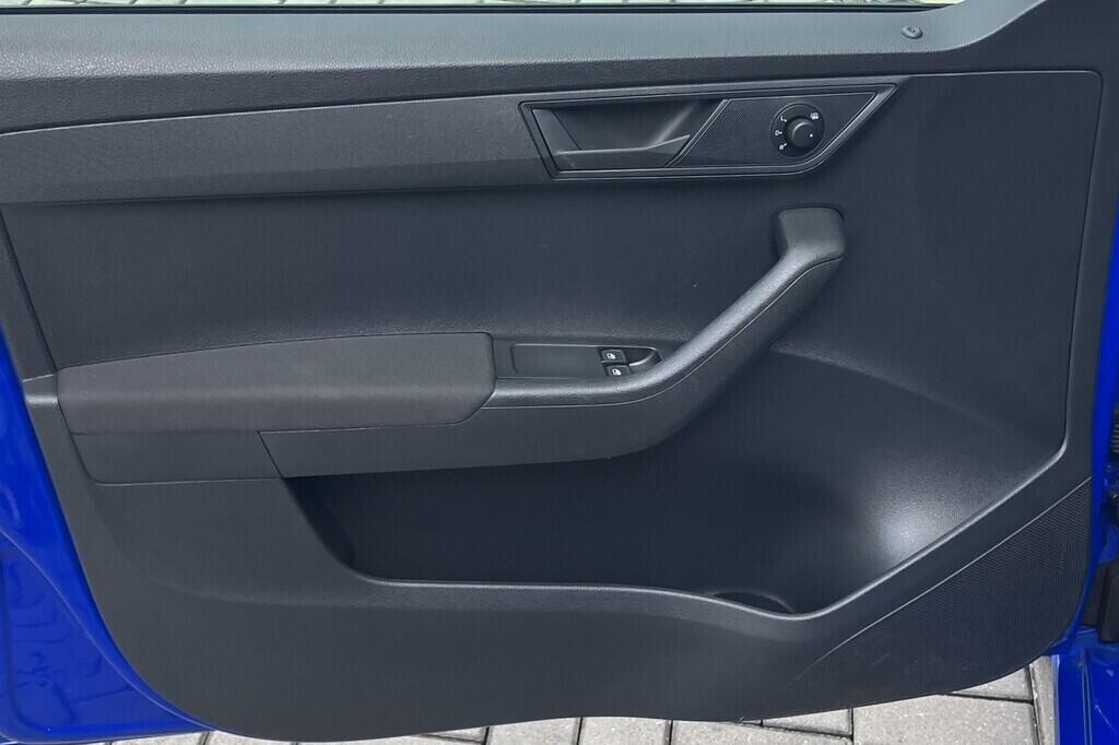 O119V06755_21.webp_FABIA Active 1.0 TSI 70 kW manuál, DPH