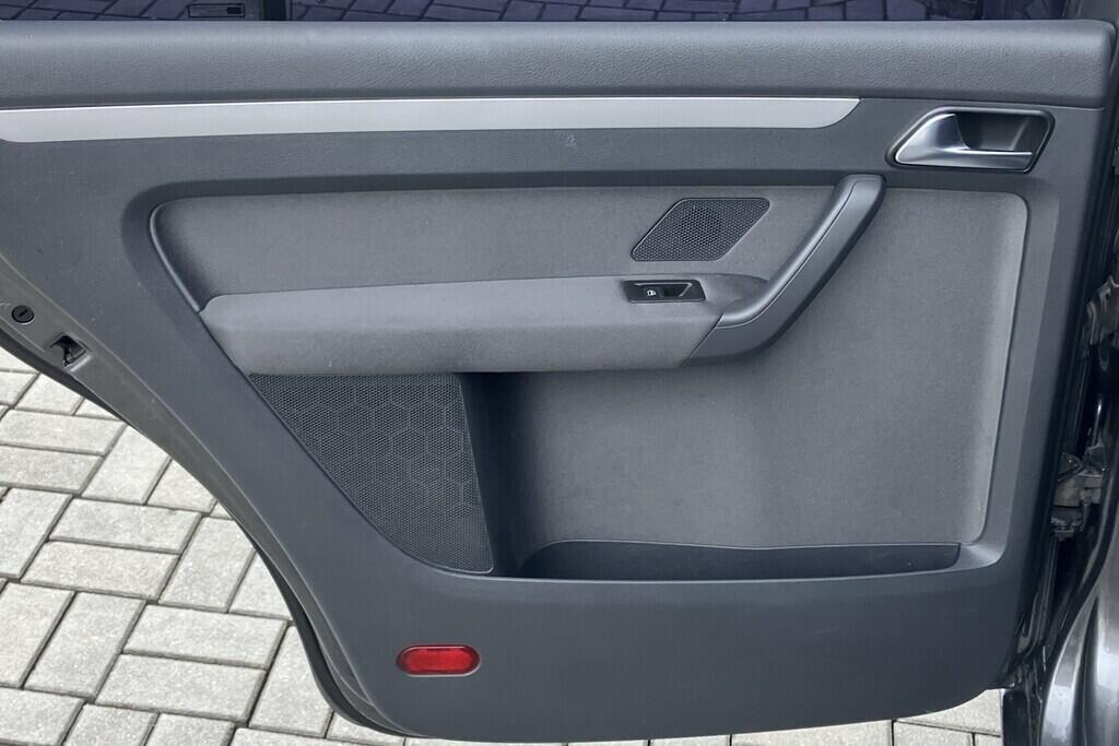 O119V06762_29.webp_TOURAN  1.6 TDI 77 kW manuál