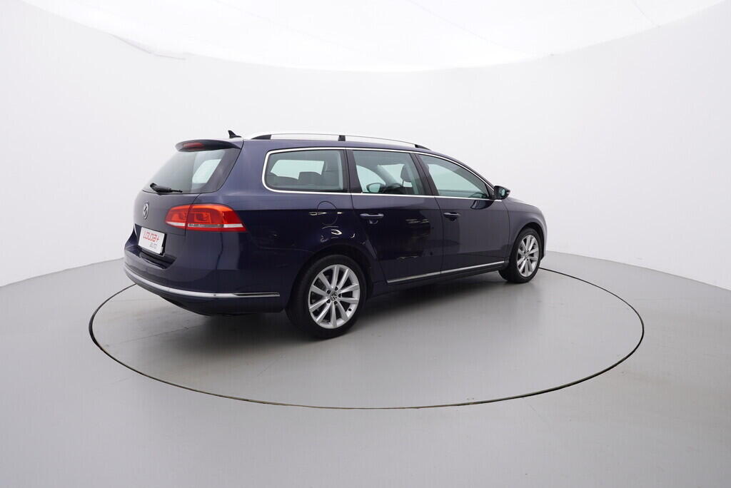 O119V06763_14.webp_PASSAT Highline 2.0 TDI 103 kW manuál
