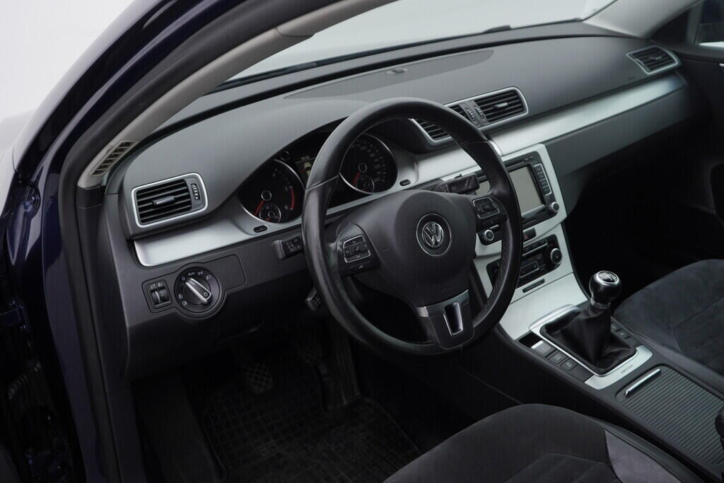 O119V06763_22.webp_PASSAT Highline 2.0 TDI 103 kW manuál