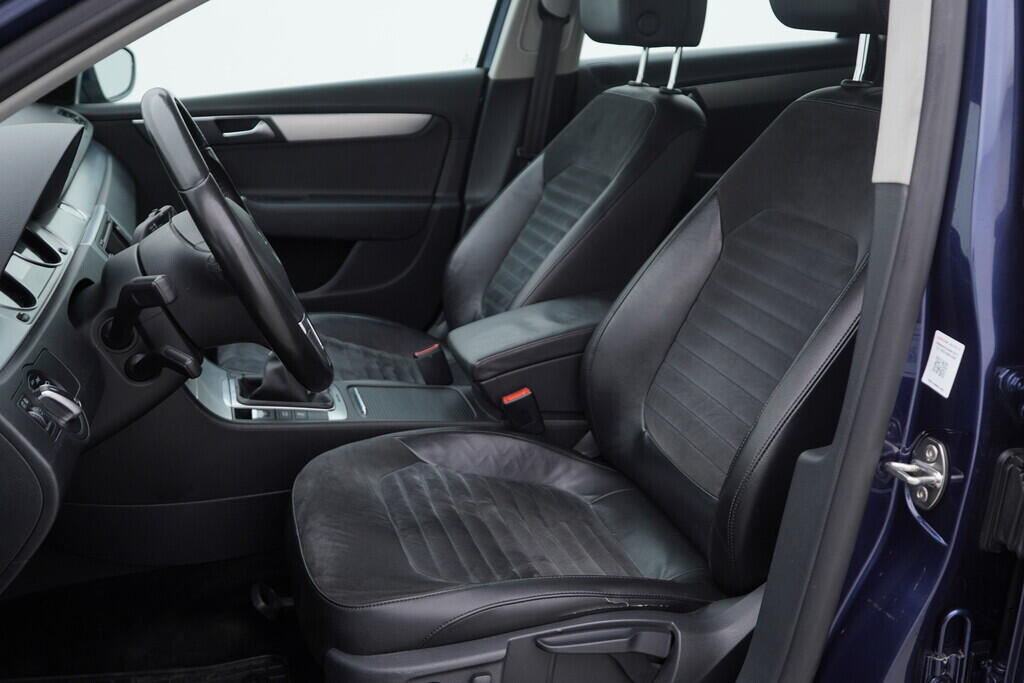 O119V06763_23.webp_PASSAT Highline 2.0 TDI 103 kW manuál