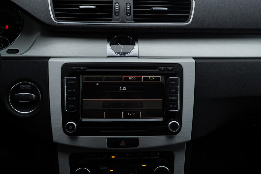 O119V06763_31.webp_PASSAT Highline 2.0 TDI 103 kW manuál