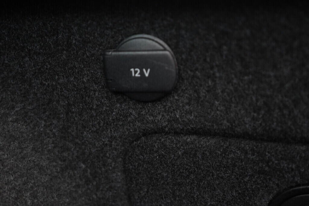 O119V06763_40.webp_PASSAT Highline 2.0 TDI 103 kW manuál