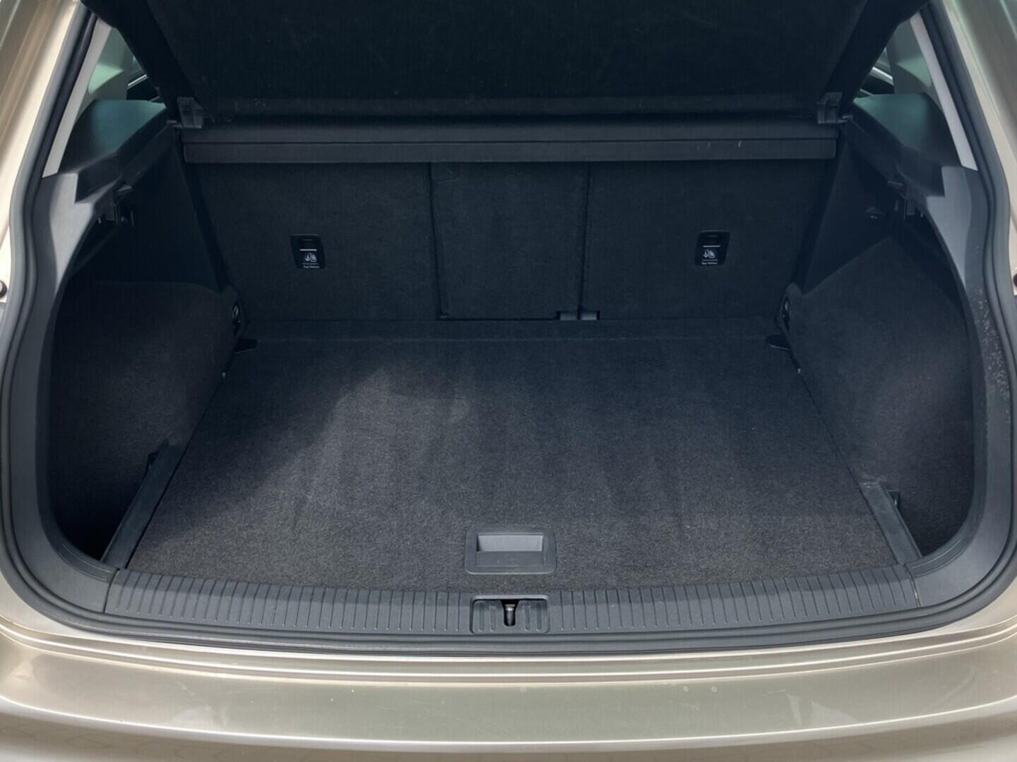 O119V06770_35.webp_TIGUAN Comfortline 2.0 TSI 132 kW automat