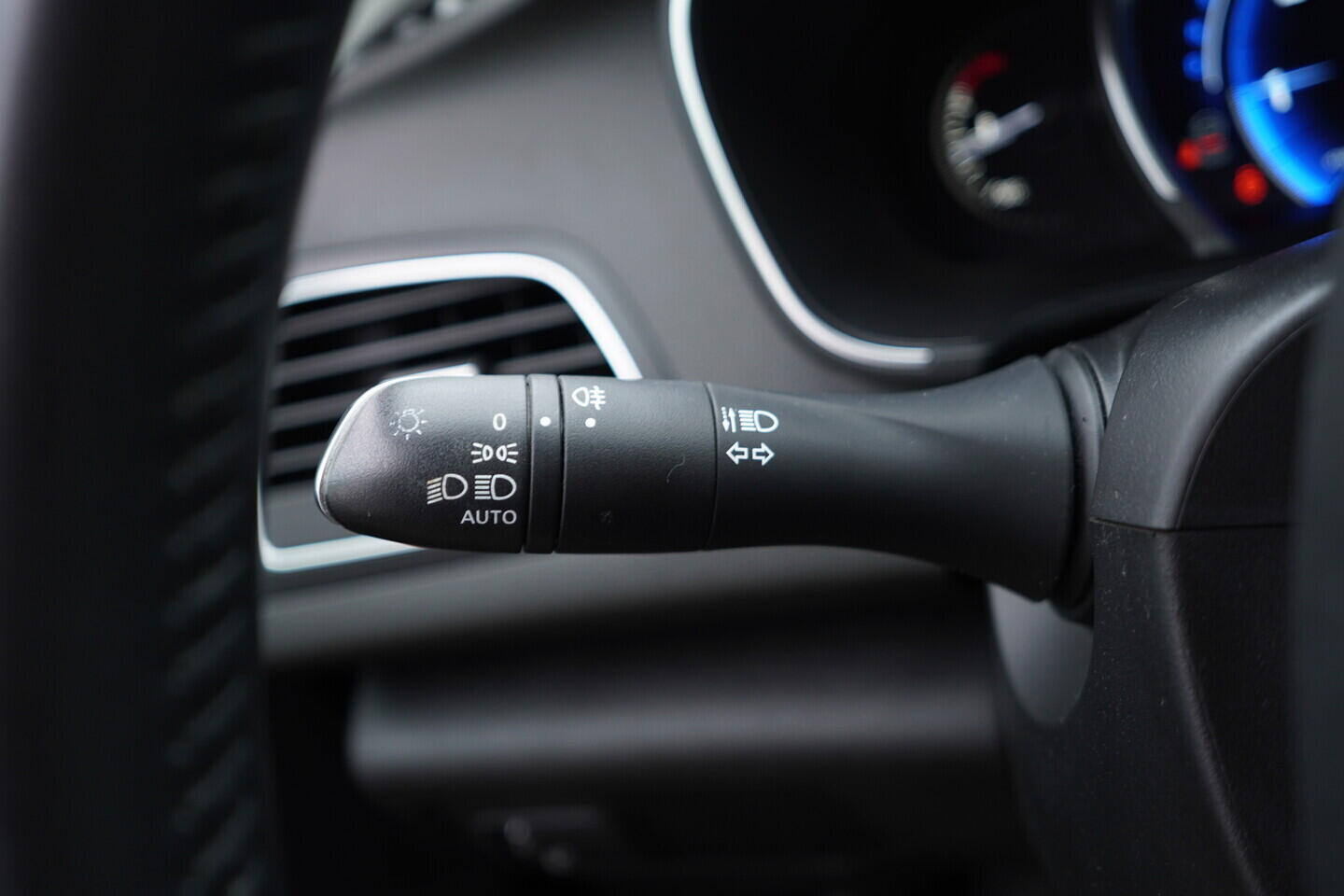 O119V06782_23.webp_MÉGANE Limited 1.3 TCe 103 kW automat, DPH