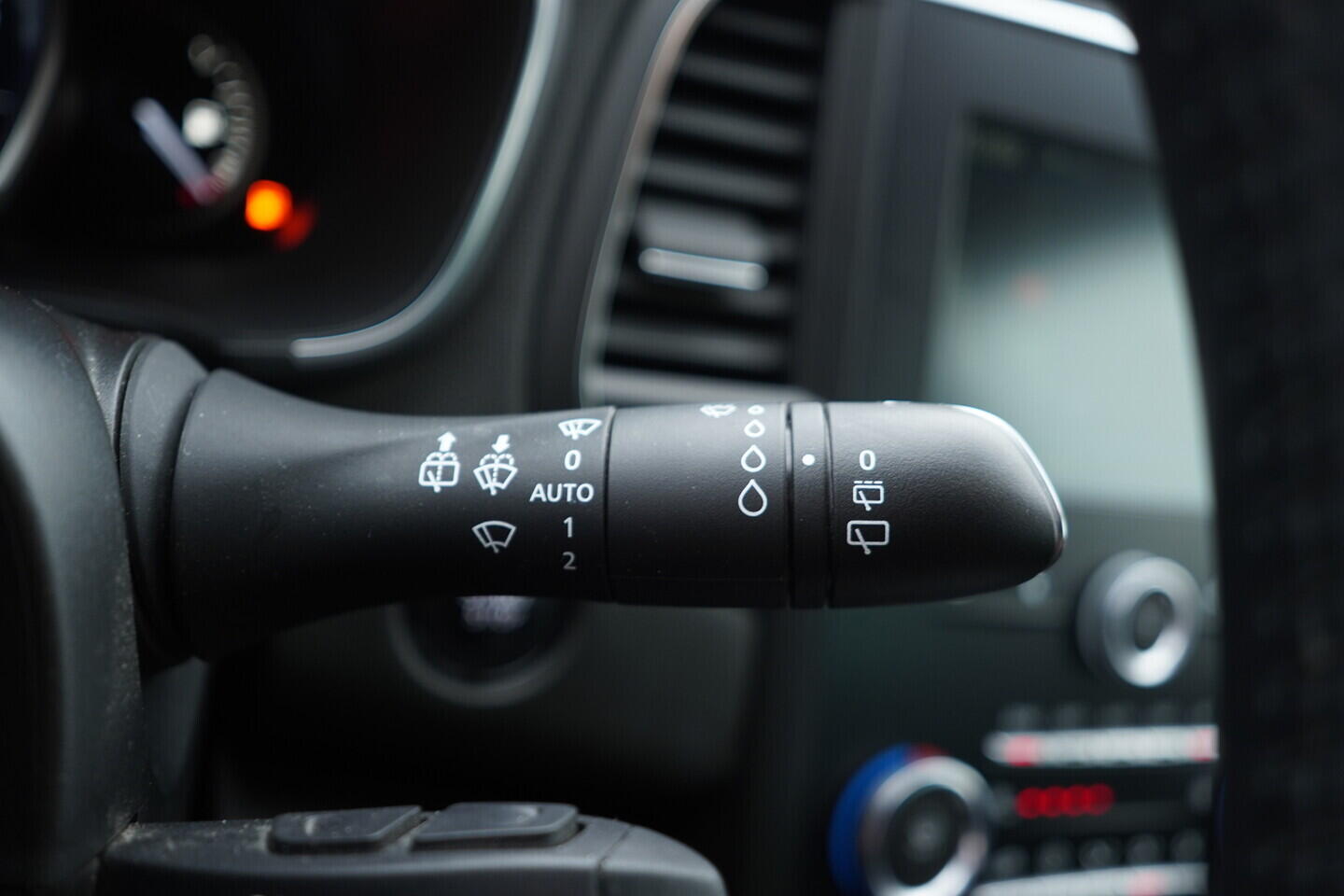 O119V06782_24.webp_MÉGANE Limited 1.3 TCe 103 kW automat, DPH