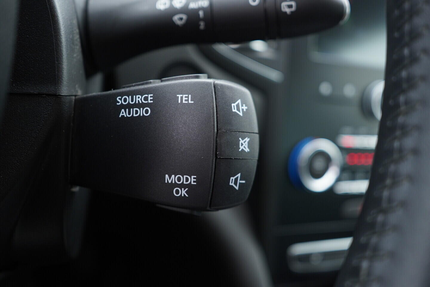 O119V06782_25.webp_MÉGANE Limited 1.3 TCe 103 kW automat, DPH