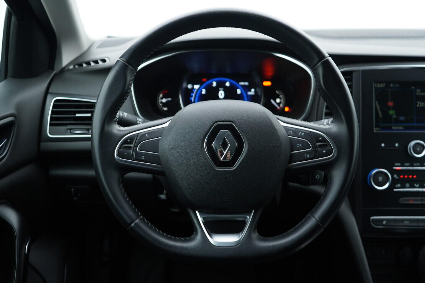 O119V06782_26.webp_MÉGANE Limited 1.3 TCe 103 kW automat, DPH