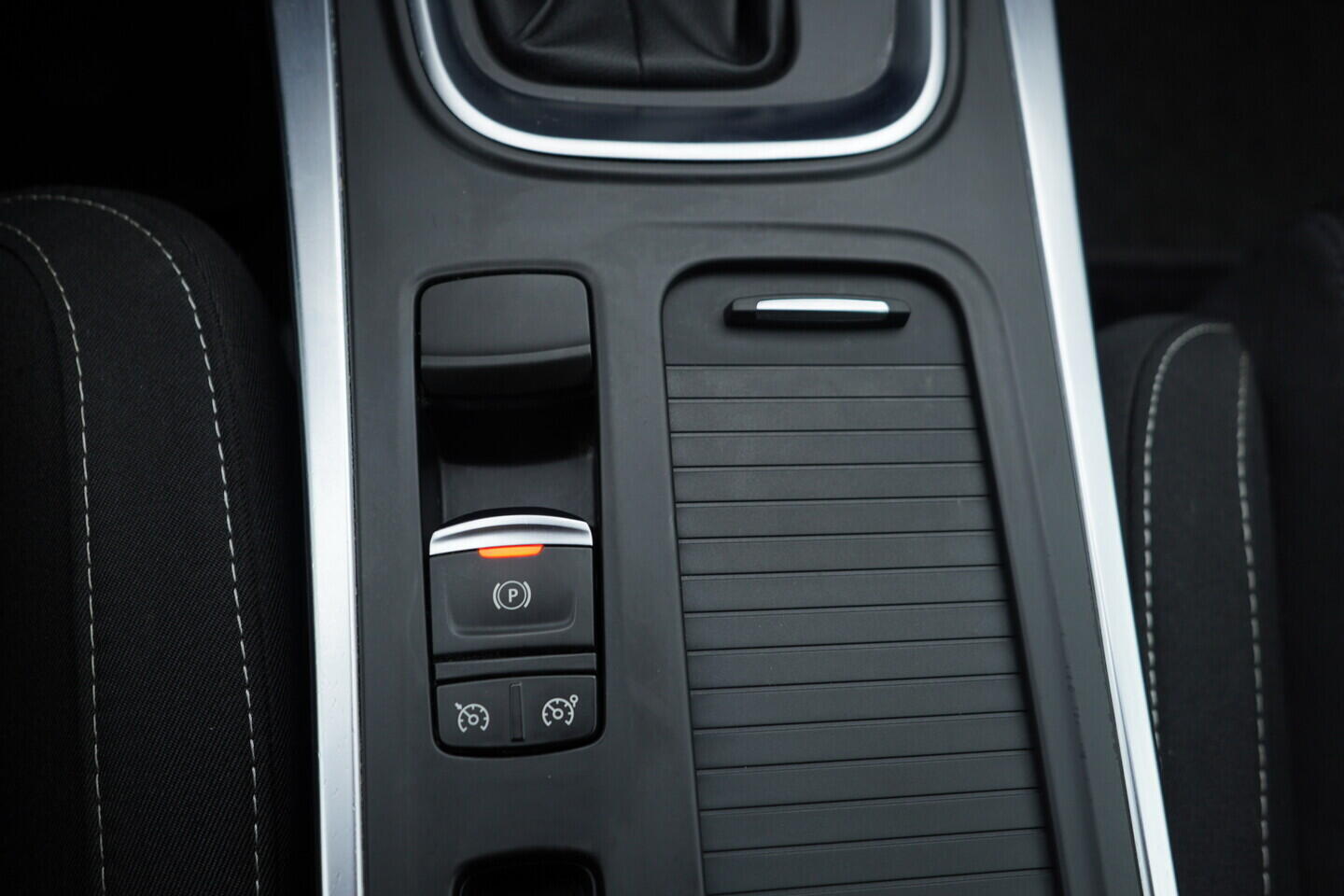 O119V06782_36.webp_MÉGANE Limited 1.3 TCe 103 kW automat, DPH