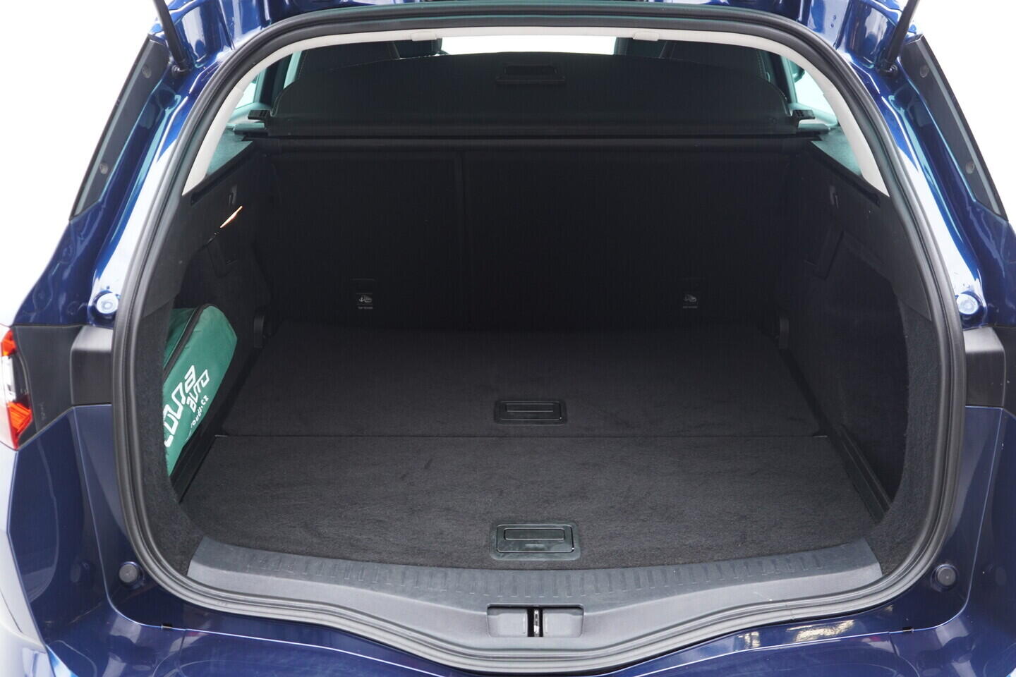 O119V06782_38.webp_MÉGANE Limited 1.3 TCe 103 kW automat, DPH