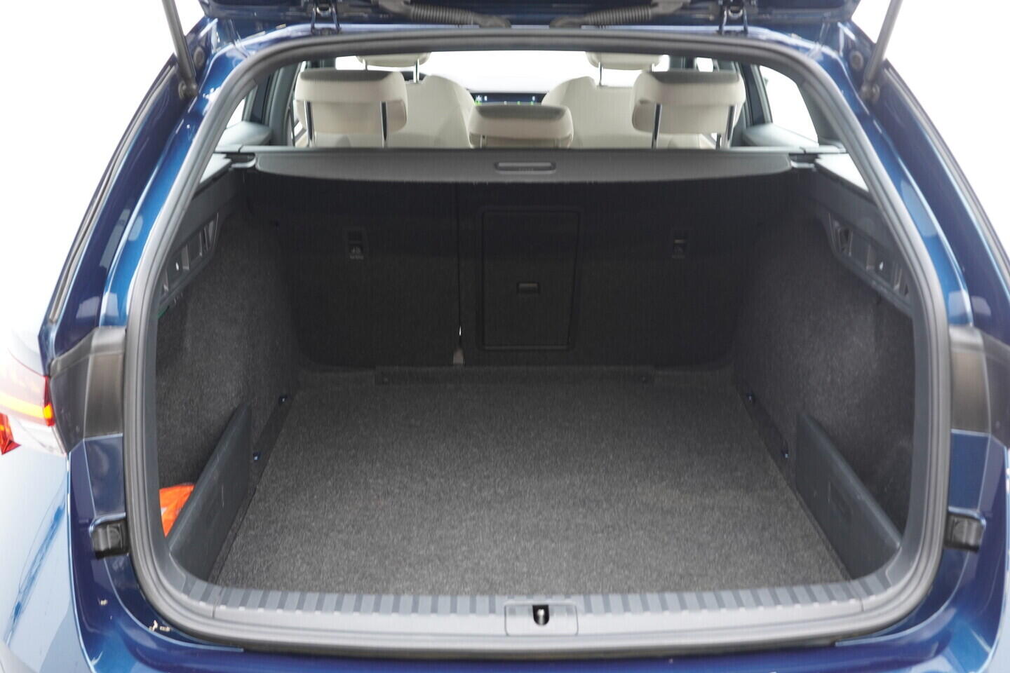 O119V06785_42.webp_OCTAVIA Style 2.0 TDI 110 kW automat, DPH