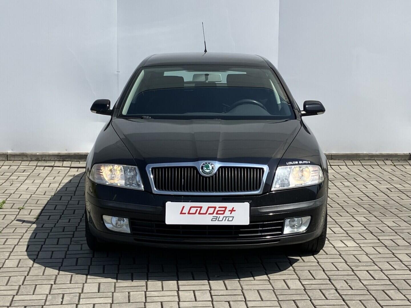 O119V06796_13.webp_OCTAVIA Ambiente 1.9 TDI 77 kW manuál, DPH