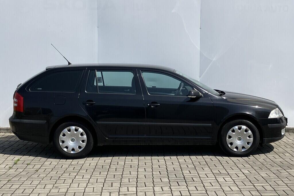 O119V06796_16.webp_OCTAVIA Ambiente 1.9 TDI 77 kW manuál, DPH