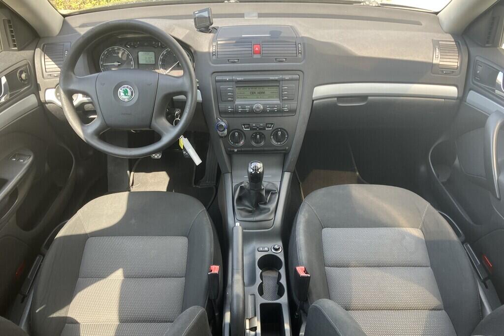 O119V06796_18.webp_OCTAVIA Ambiente 1.9 TDI 77 kW manuál, DPH