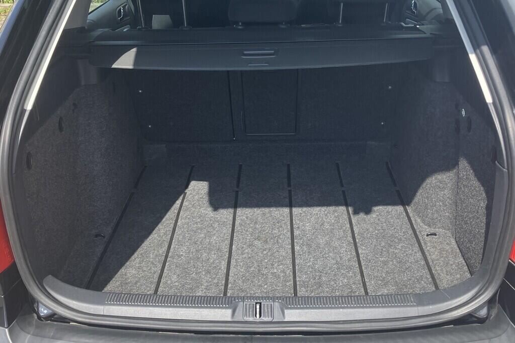 O119V06796_29.webp_OCTAVIA Ambiente 1.9 TDI 77 kW manuál, DPH