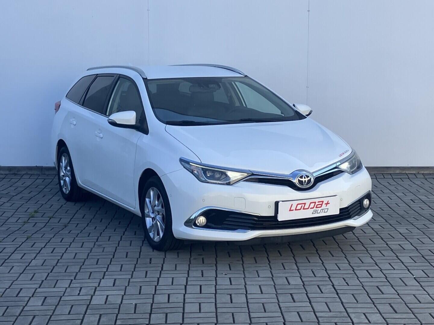 O119V06798_14.webp_AURIS Executive 1.6  97 kW manuál, DPH