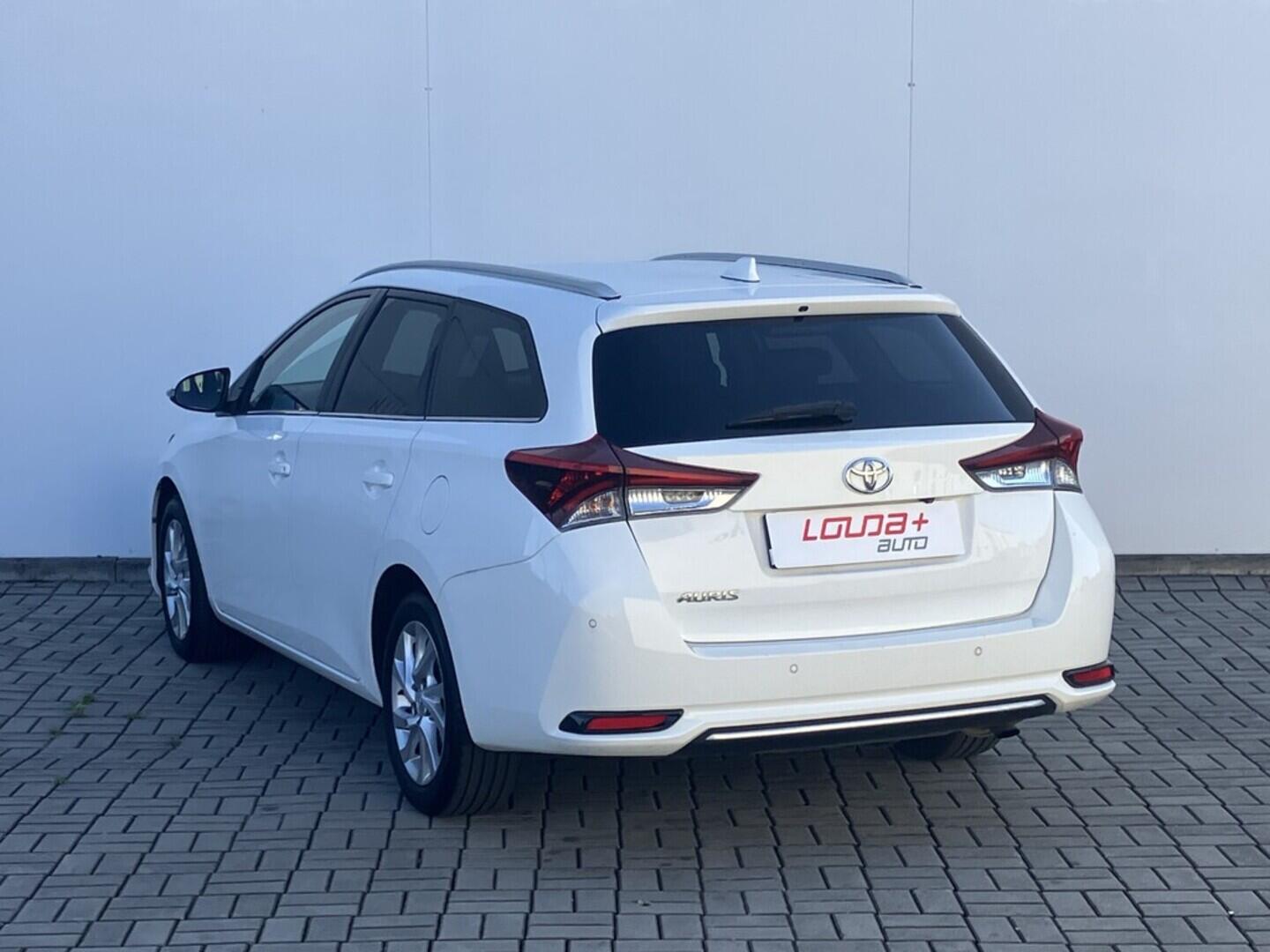 O119V06798_15.webp_AURIS Executive 1.6  97 kW manuál, DPH