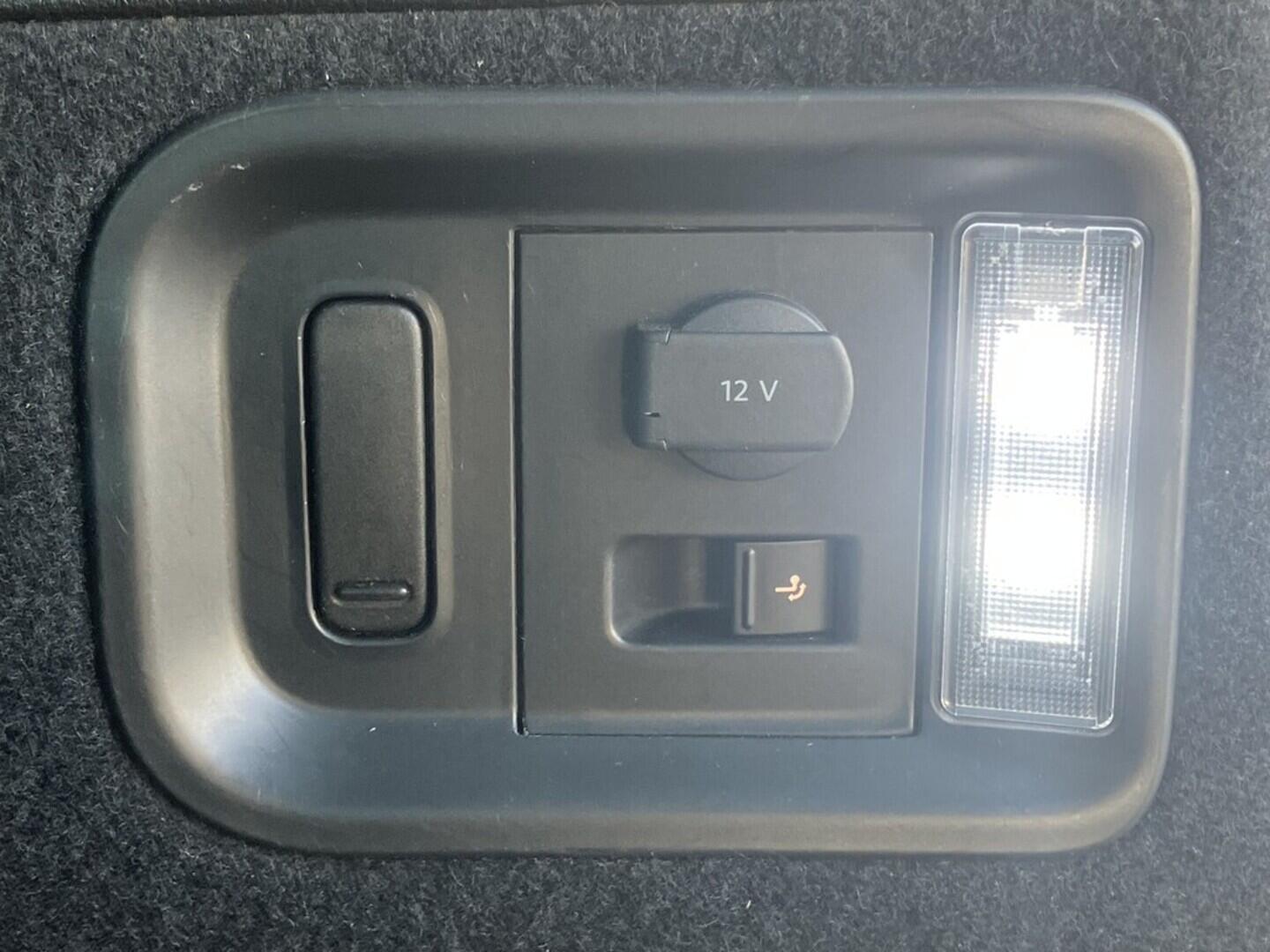 O119V06799_36.webp_SHARAN Highline 2.0 TDI 130 kW automat, DPH