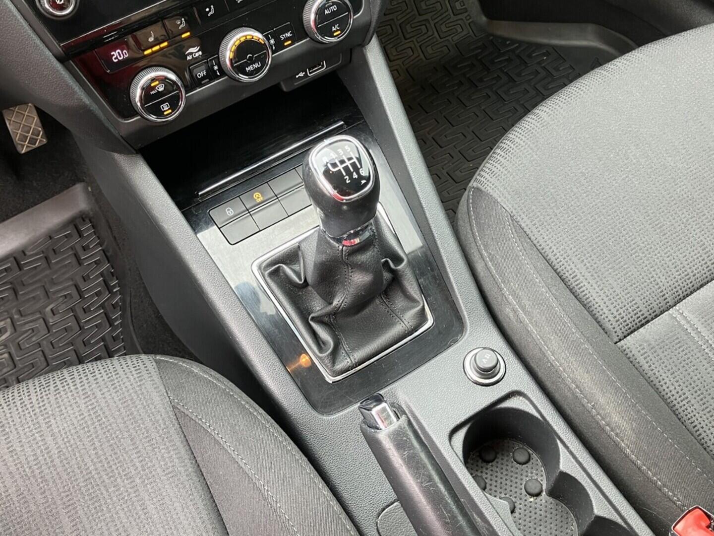 O119V06801_30.webp_OCTAVIA Style 2.0 TDI 110 kW manuál