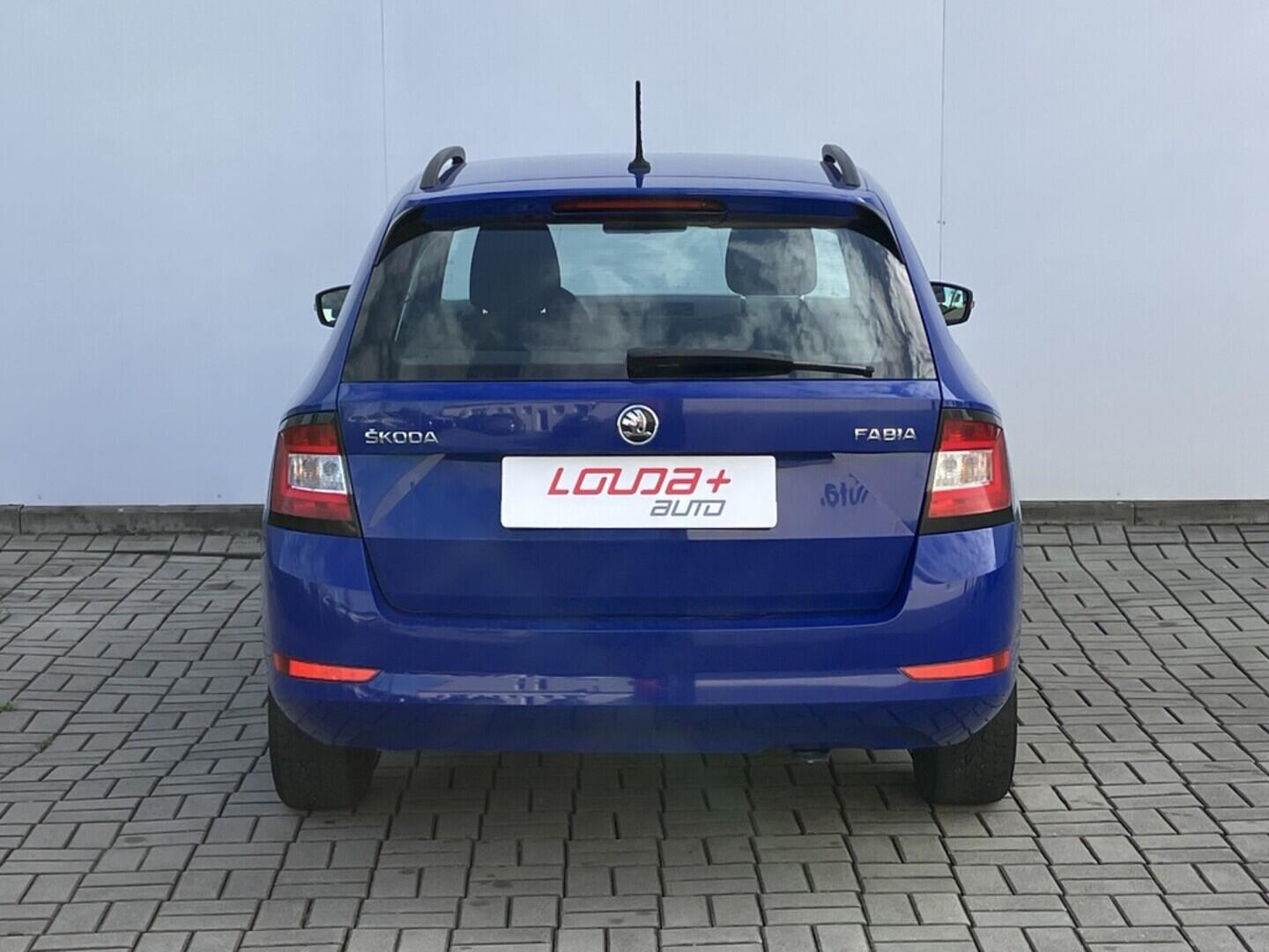 O119V06803_17.webp_FABIA Active 1.0 TSI 70 kW manuál, DPH