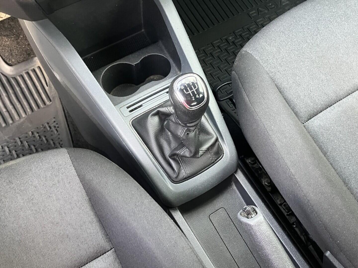 O119V06803_27.webp_FABIA Active 1.0 TSI 70 kW manuál, DPH