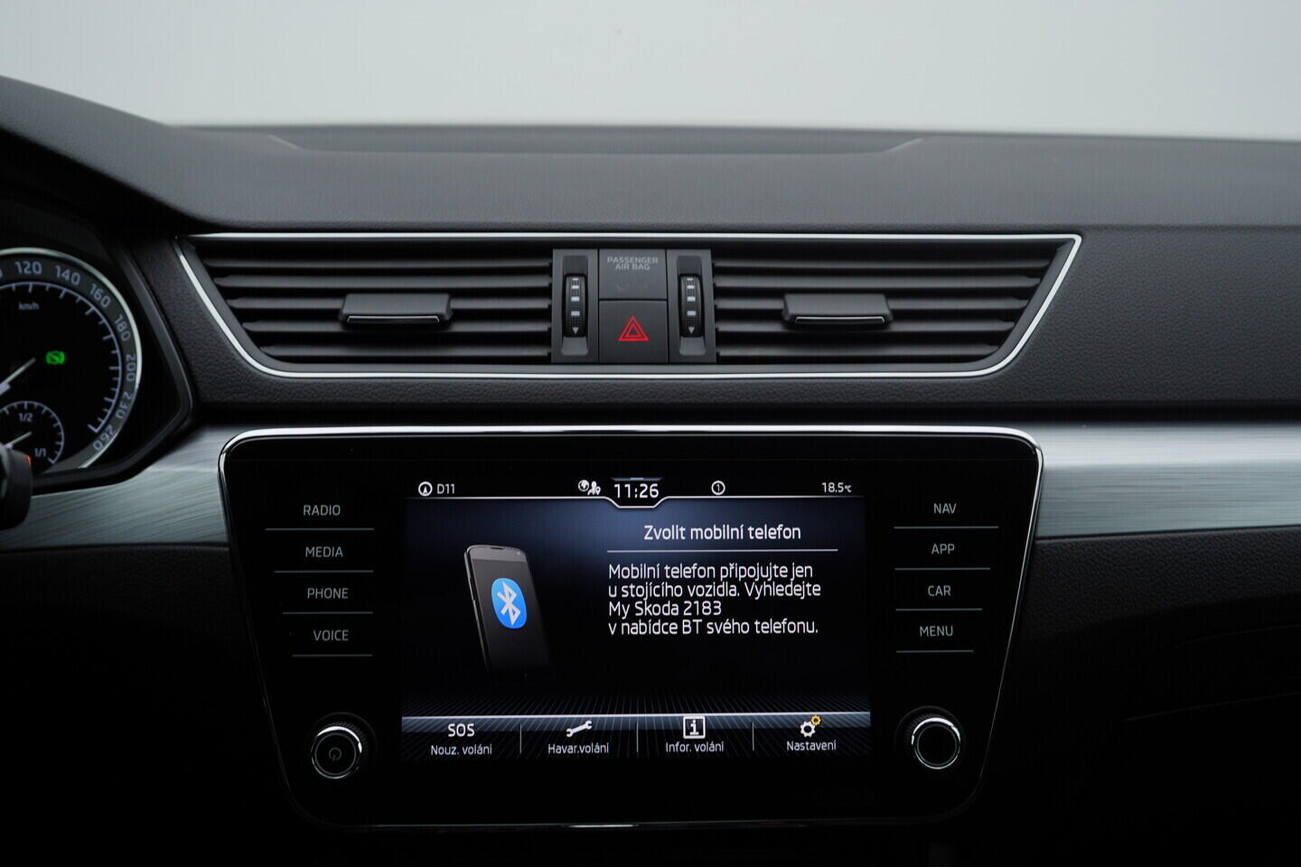 O119V06808_30.webp_SUPERB Bussines 2.0 TDI 110 kW automat, DPH