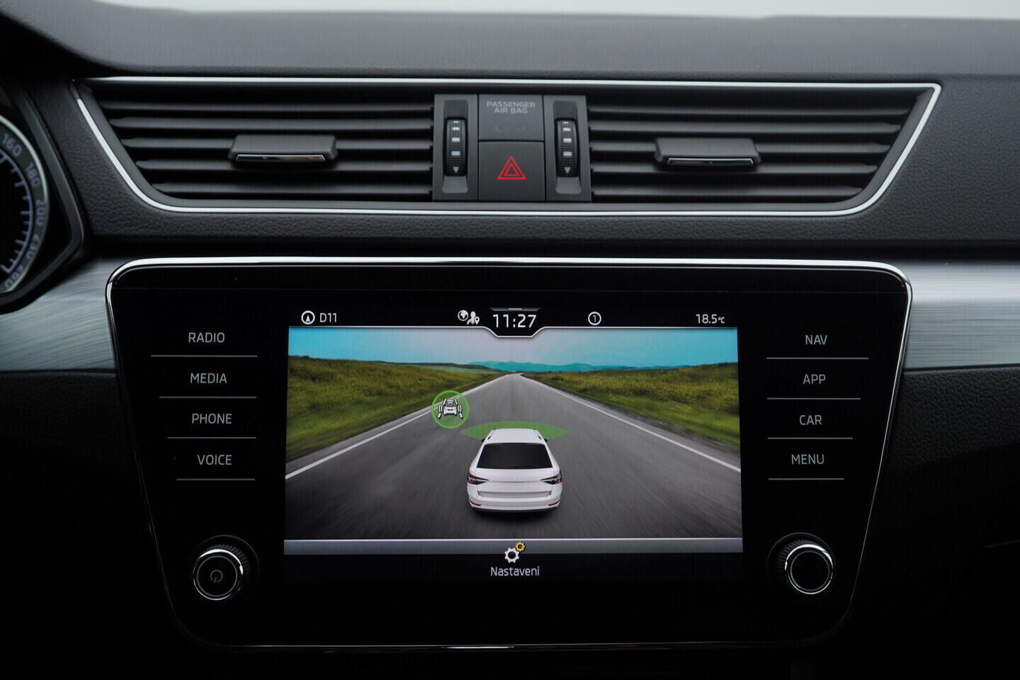 O119V06808_33.webp_SUPERB Bussines 2.0 TDI 110 kW automat, DPH