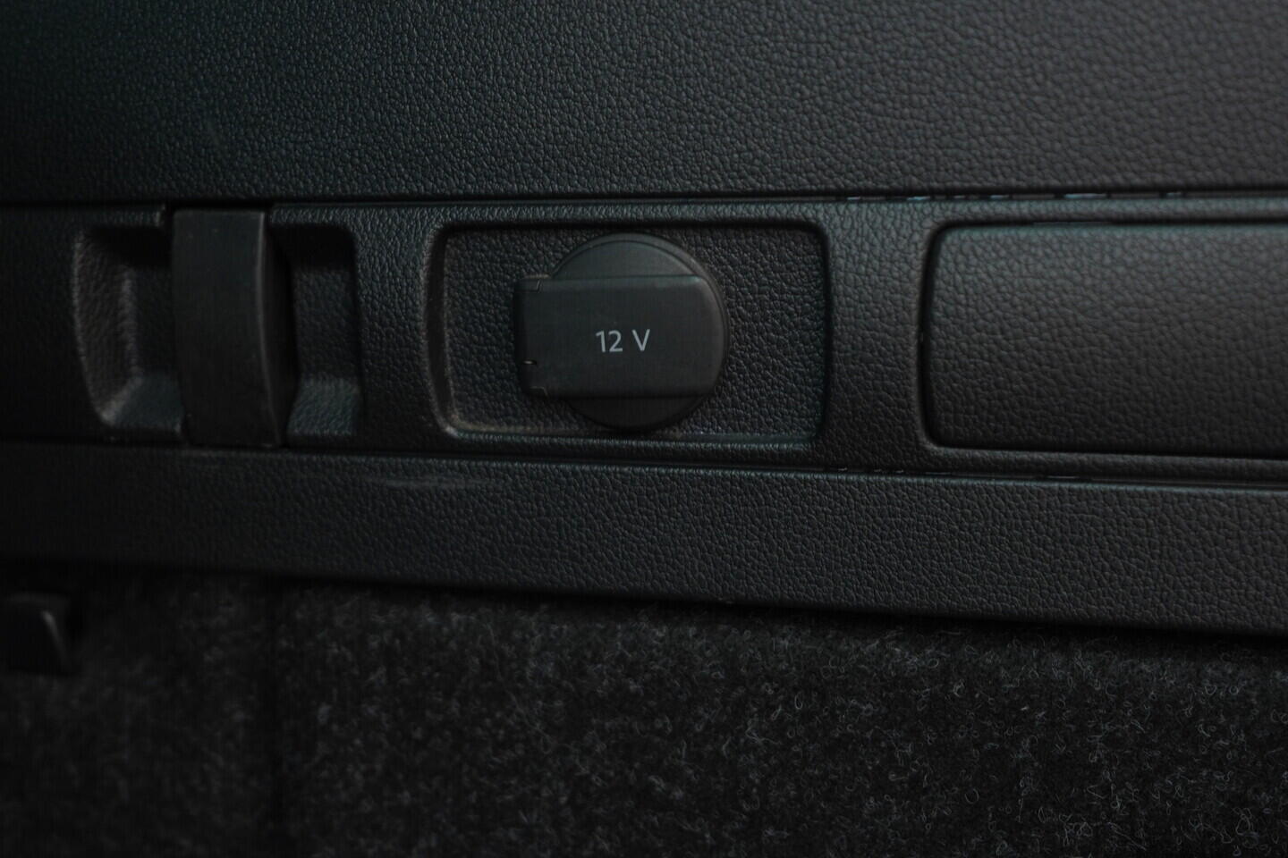 O119V06808_40.webp_SUPERB Bussines 2.0 TDI 110 kW automat, DPH