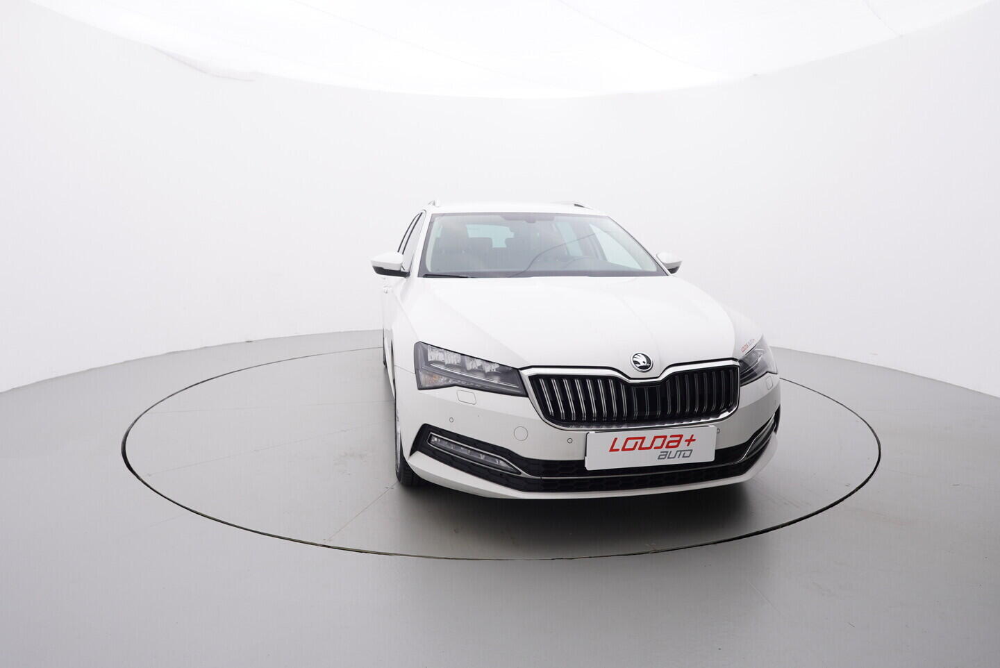 O119V06810_17.webp_SUPERB Style 2.0 TDI 110 kW automat, DPH