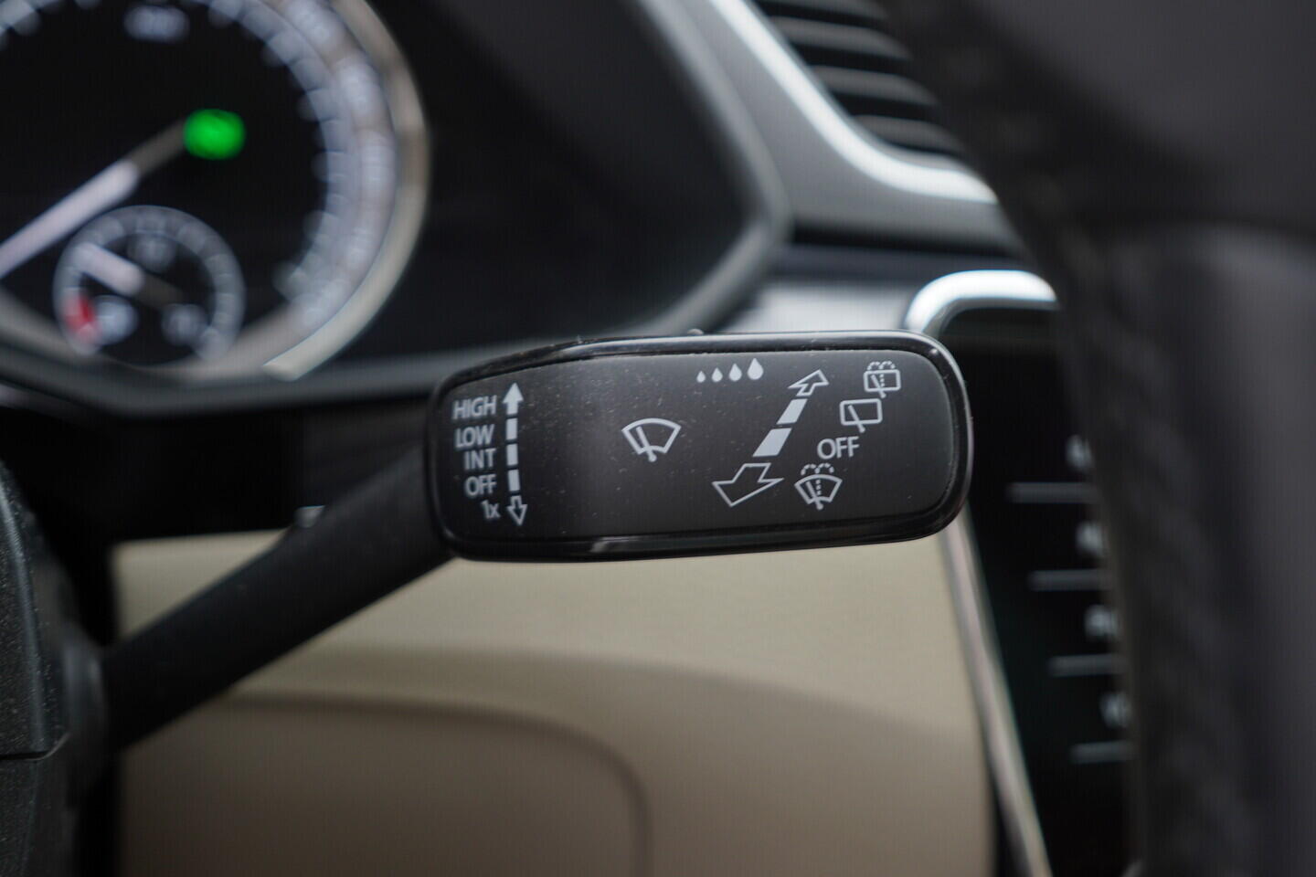 O119V06810_25.webp_SUPERB Style 2.0 TDI 110 kW automat, DPH