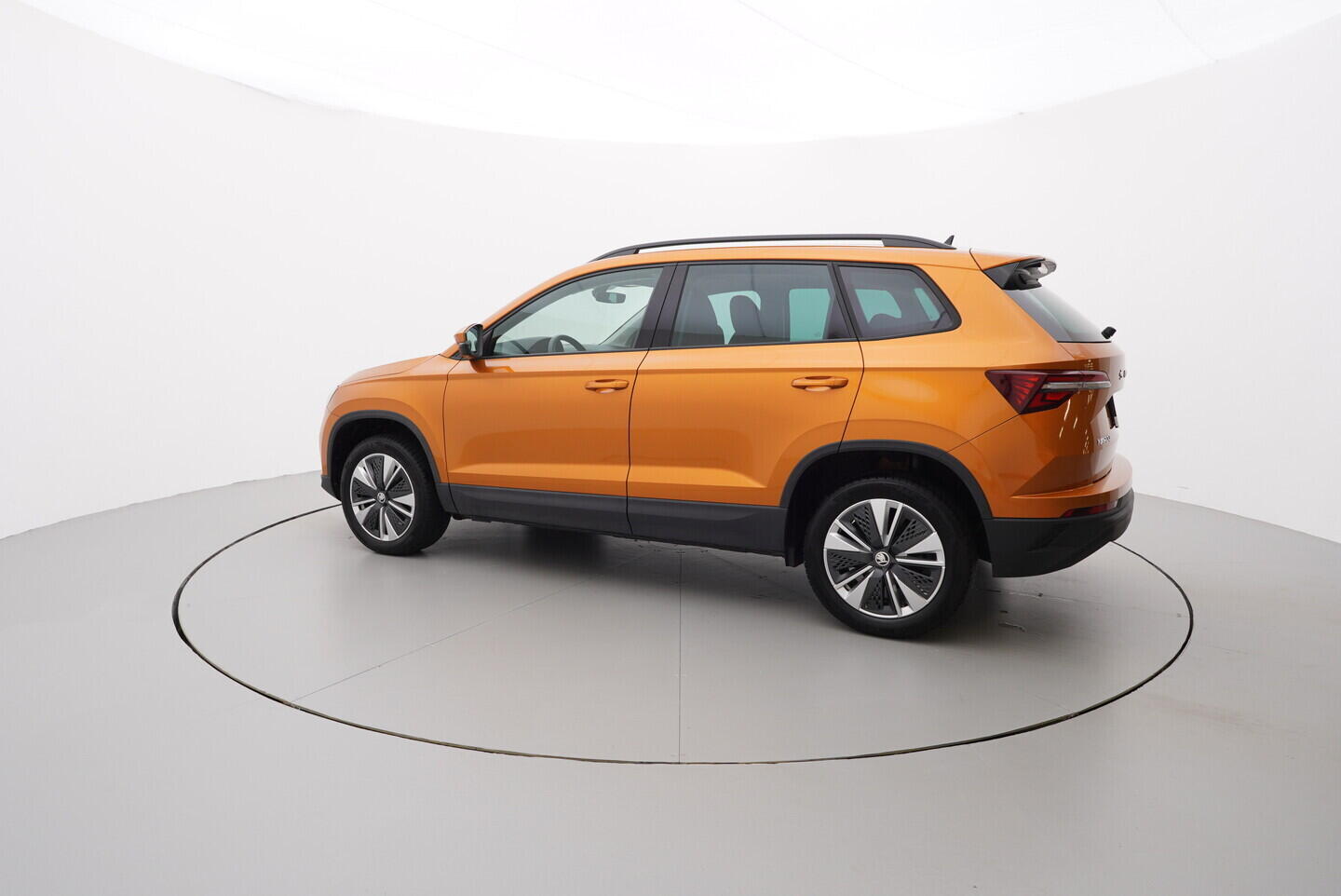 O119V06812_12.webp_KAROQ Style 1.0 TSI 81 kW manuál