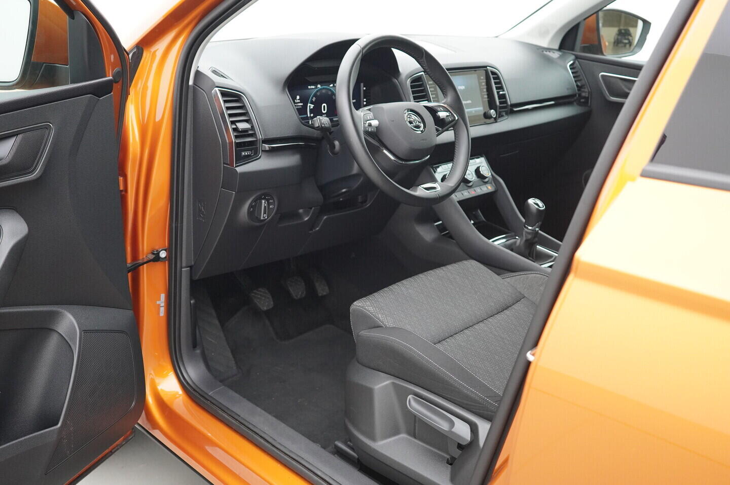 O119V06812_18.webp_KAROQ Style 1.0 TSI 81 kW manuál