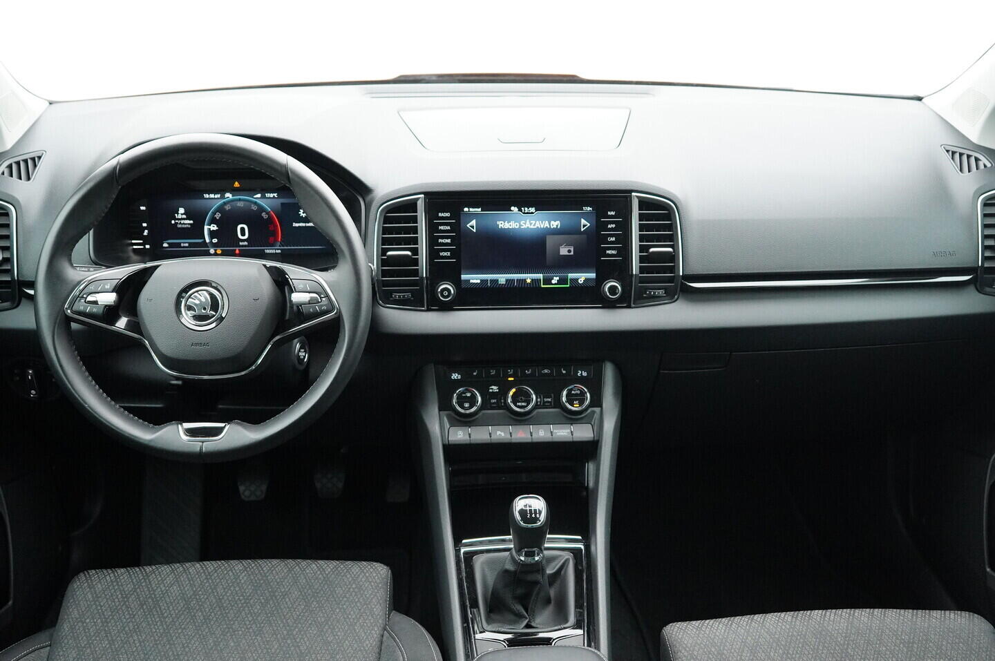 O119V06812_25.webp_KAROQ Style 1.0 TSI 81 kW manuál