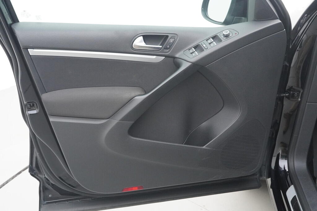 O119V06814_19.webp_TIGUAN Sport a Style  2.0 TDI 130 kW automat