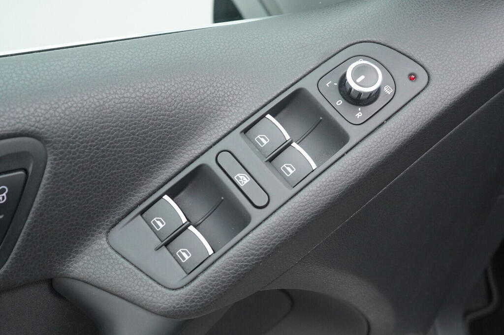 O119V06814_20.webp_TIGUAN Sport a Style  2.0 TDI 130 kW automat