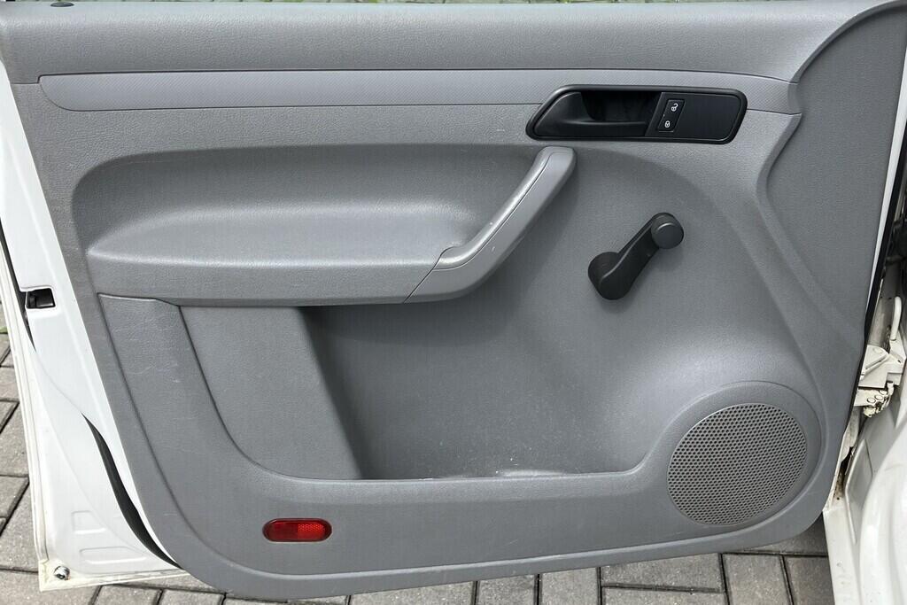 O119V06815_21.webp_CADDY Life 1.9 TDI 55 kW manuál