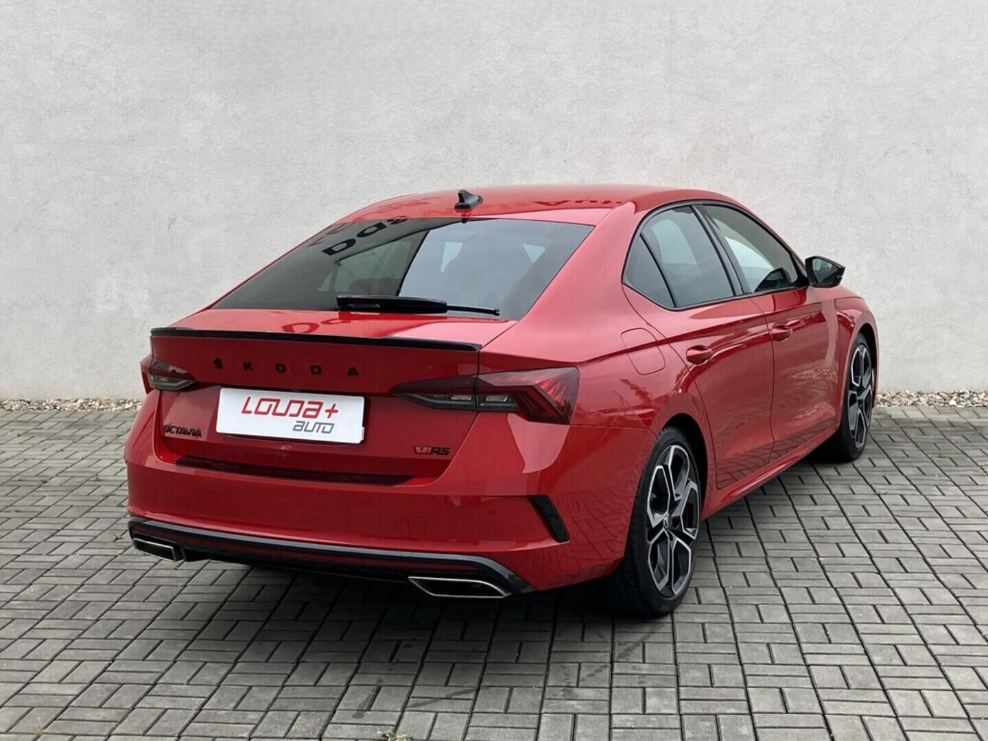 O119V06818_11.webp_OCTAVIA RS 2.0 TSI 180 kW automat