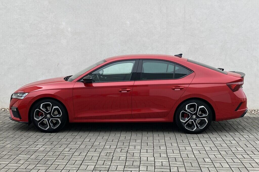 O119V06818_12.webp_OCTAVIA RS 2.0 TSI 180 kW automat