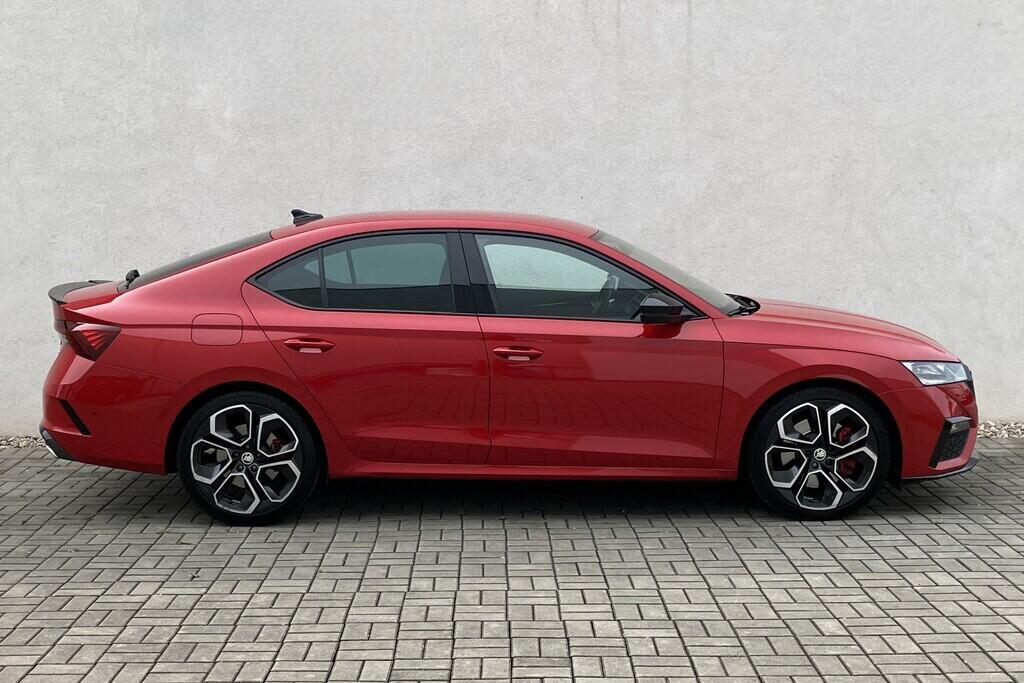 O119V06818_16.webp_OCTAVIA RS 2.0 TSI 180 kW automat
