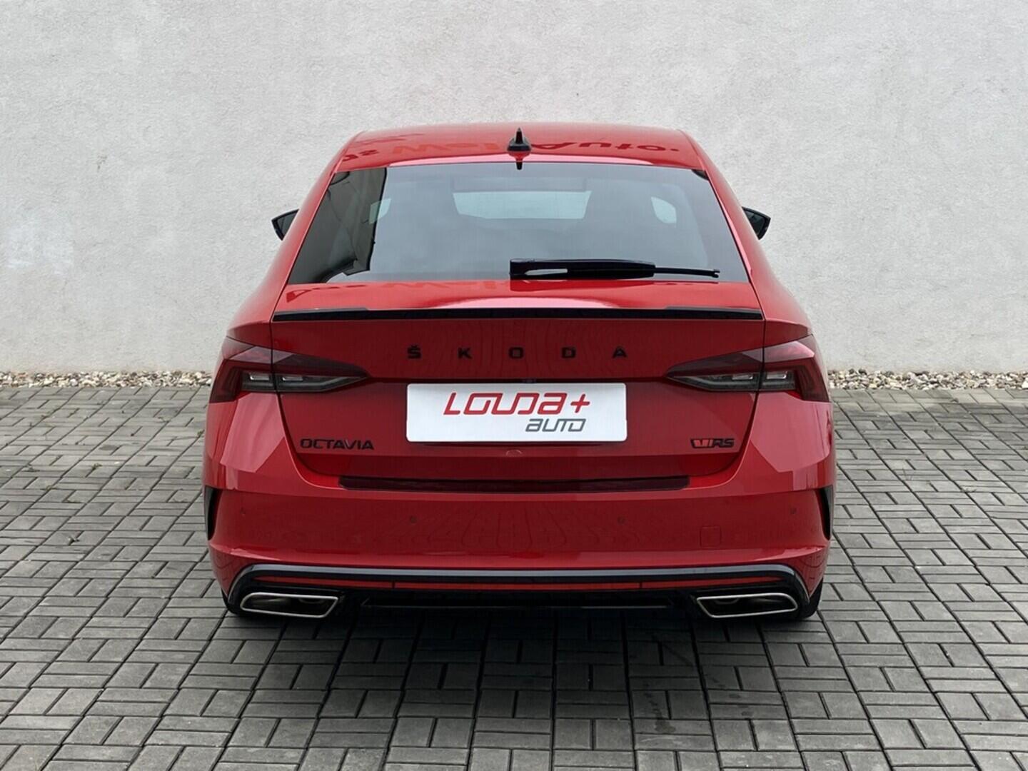 O119V06818_17.webp_OCTAVIA RS 2.0 TSI 180 kW automat