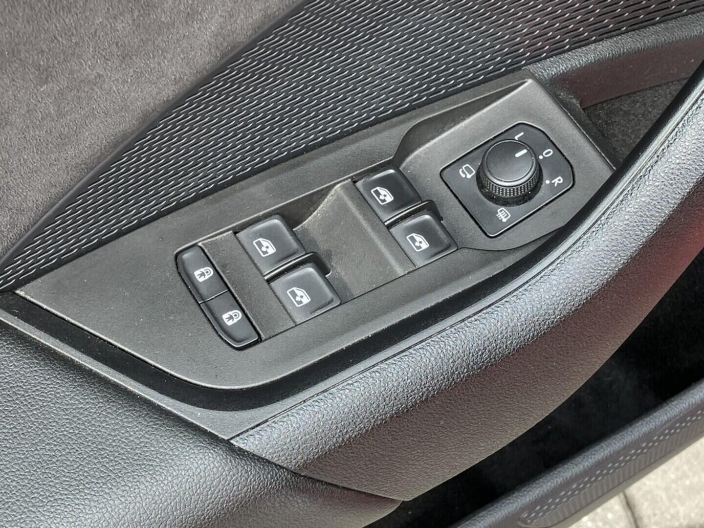 O119V06818_22.webp_OCTAVIA RS 2.0 TSI 180 kW automat