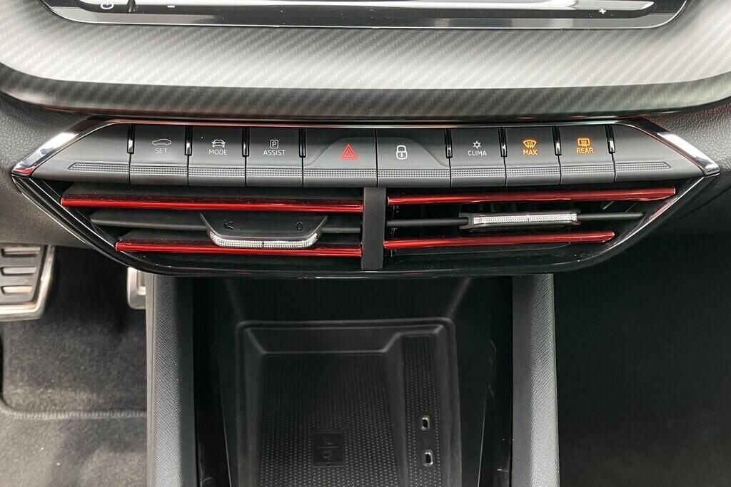 O119V06818_32.webp_OCTAVIA RS 2.0 TSI 180 kW automat