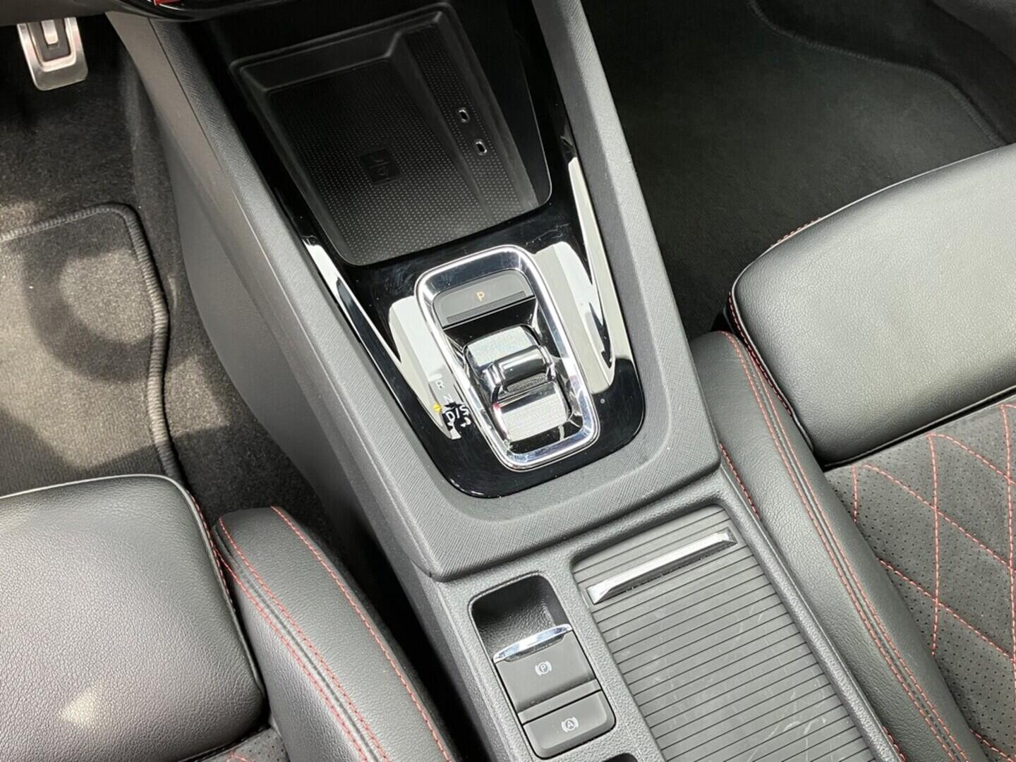 O119V06818_33.webp_OCTAVIA RS 2.0 TSI 180 kW automat