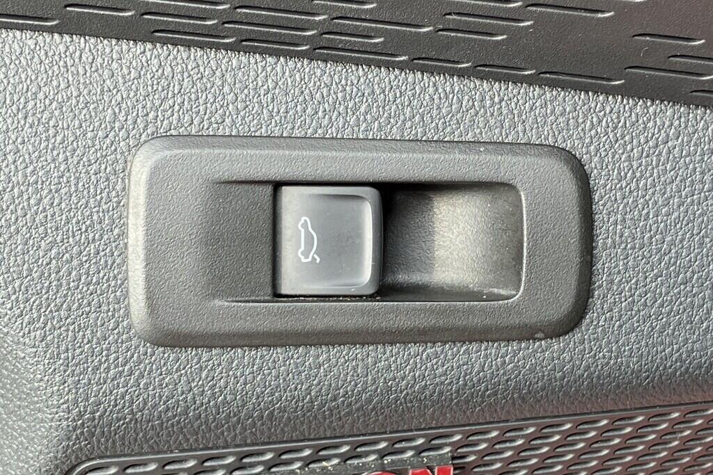 O119V06818_41.webp_OCTAVIA RS 2.0 TSI 180 kW automat