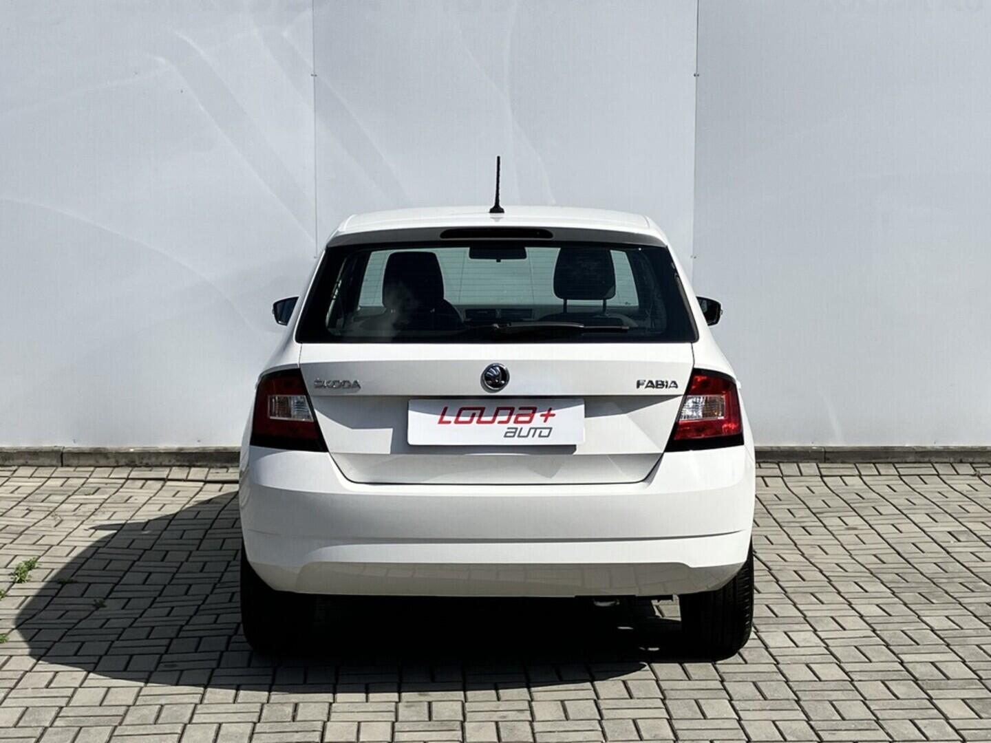 O119V06825_17.webp_FABIA Ambition 1.2 TSI 66 kW manuál