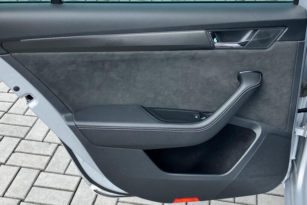O119V06826_35.webp_SUPERB SportLine 2.0 TDI 147 kW automat, DPH