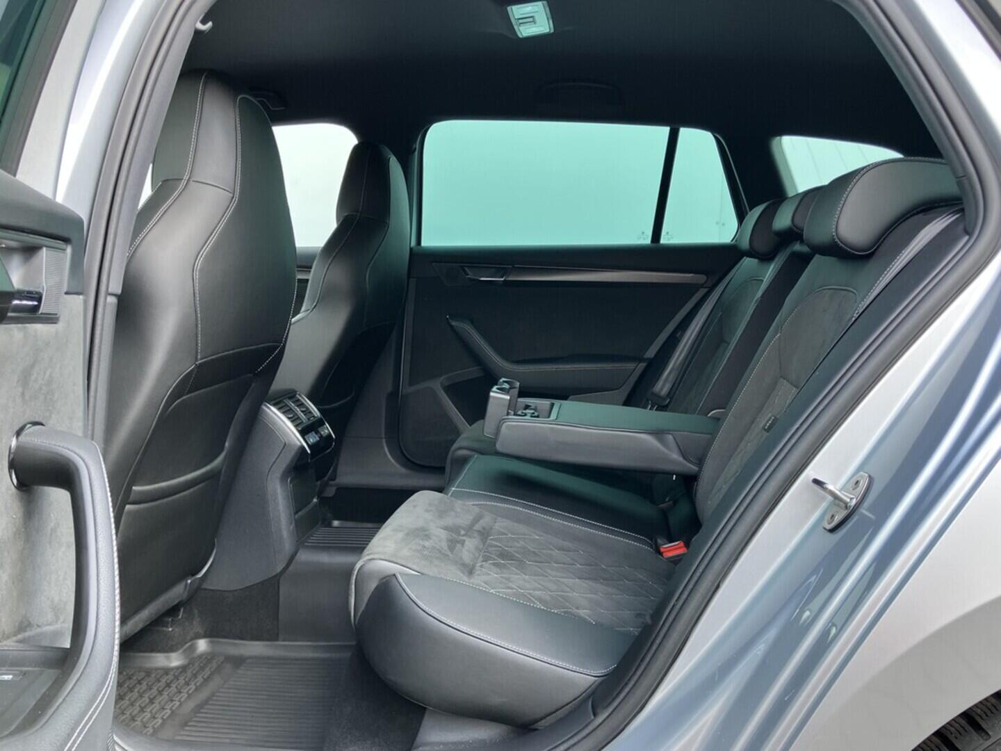 O119V06826_36.webp_SUPERB SportLine 2.0 TDI 147 kW automat, DPH
