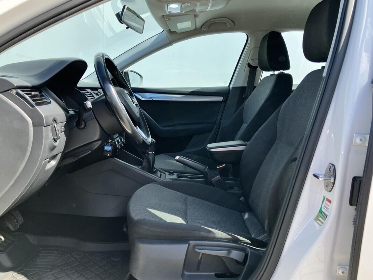 O119V06838_20.webp_OCTAVIA Active 1.6 TDI 66 kW manuál