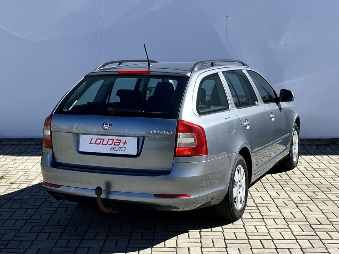 O119V06839_11.webp_OCTAVIA Ambiente 2.0 TDI 103 kW manuál, DPH