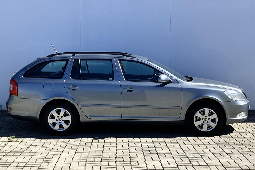 O119V06839_16.webp_OCTAVIA Ambiente 2.0 TDI 103 kW manuál, DPH
